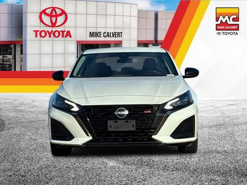 Used 2024 Nissan Altima 2.5 SR FWD image 8