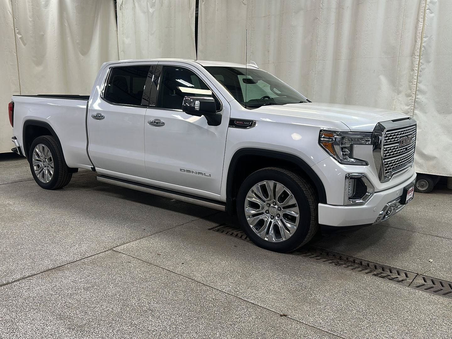 Used 2020 GMC Sierra 1500 Denali w/ Denali Ultimate Package AWD/4WD image 8