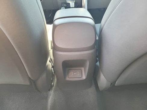 Used 2024 Hyundai Elantra SEL image 17