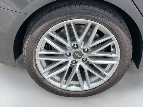 Used 2021 Genesis G70 2.0T AWD/4WD image 9