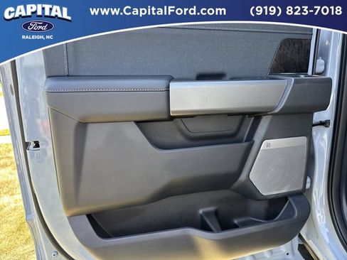 New 2026 Ford F250 Lariat w/ Black Appearance Package AWD/4WD image 16
