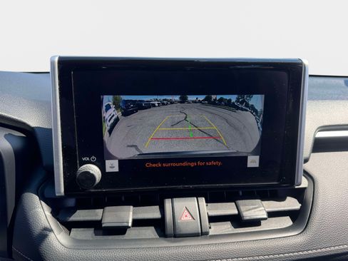 Certified 2025 Toyota RAV4 XLE AWD/4WD image 33