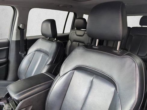Used 2021 Jeep Grand Cherokee L Limited RWD image 10