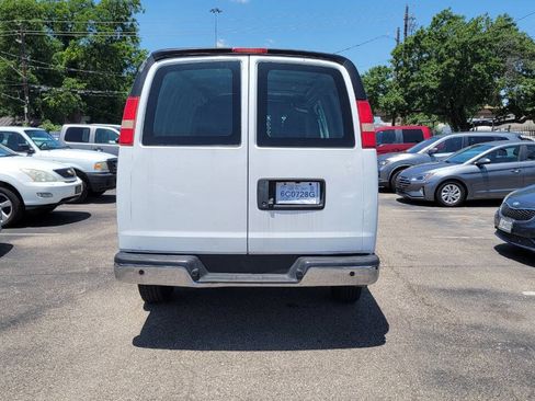Used 2014 Chevrolet Express 3500 Extended RWD image 5