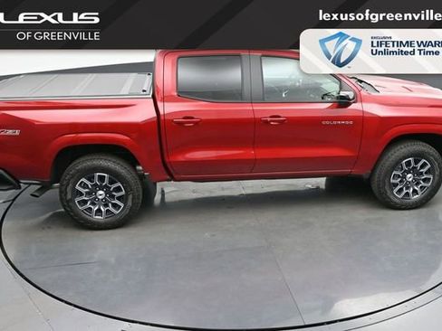 Used 2025 Chevrolet Colorado Z71 w/ Technology Package AWD/4WD image 45