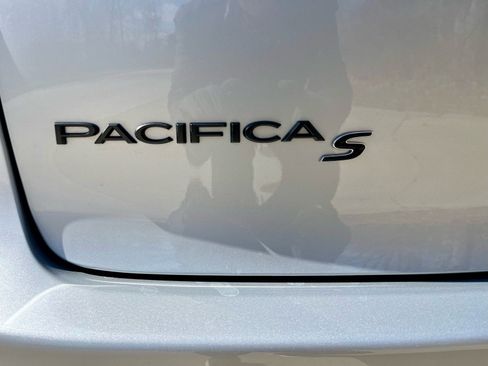 New 2026 Chrysler Pacifica Select w/ S Appearance Package FWD image 9