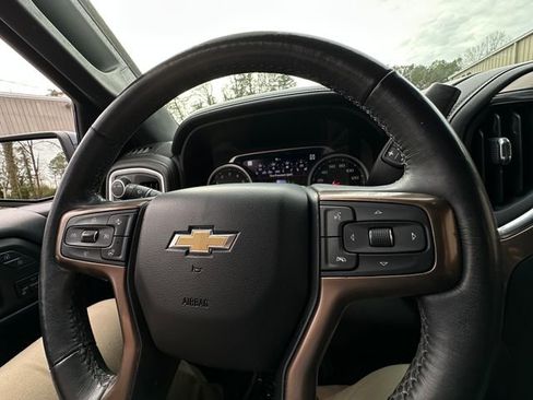 Used 2020 Chevrolet Silverado 1500 High Country w/ Technology Package image 23