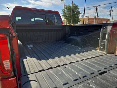 Used 2025 GMC Sierra 1500 AT4 w/ Technology Package AWD/4WD image 12