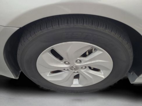 Used 2013 Hyundai Sonata Hybrid image 9