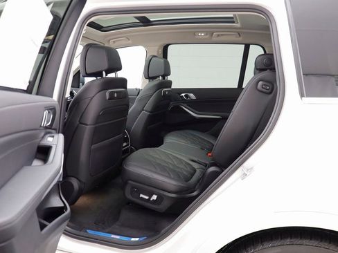 New 2026 BMW X7 xDrive40i w/ Climate Comfort Package image 13