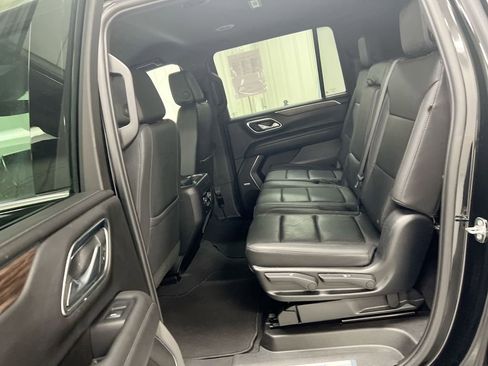 Used 2023 Chevrolet Suburban LT image 23