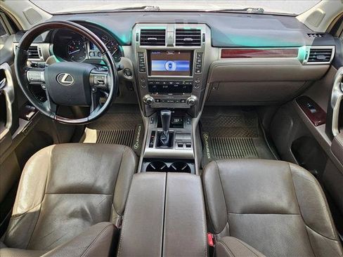 Used 2018 Lexus GX 460 Premium w/ Premium Package AWD/4WD image 18