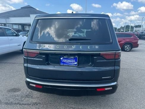 Used 2024 Jeep Wagoneer Series II w/ Convenience Group I AWD/4WD image 8