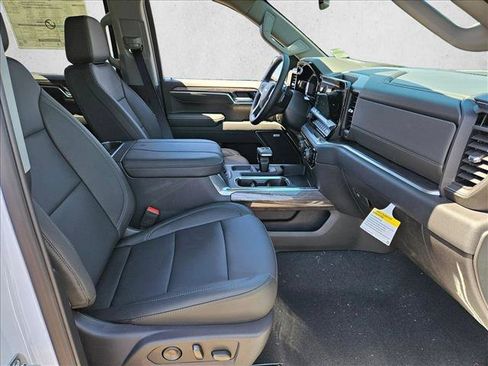 New 2026 Chevrolet Silverado 1500 LTZ w/ LTZ Premium Package AWD/4WD image 17
