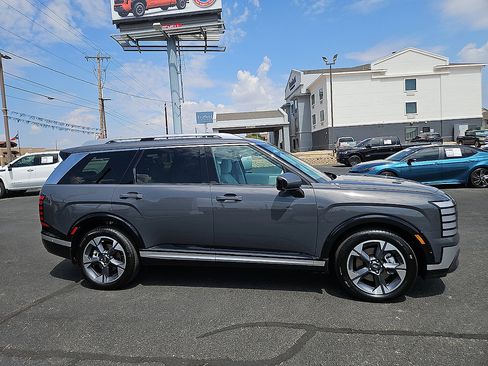 Used 2027 Hyundai Palisade Limited AWD/4WD image 5