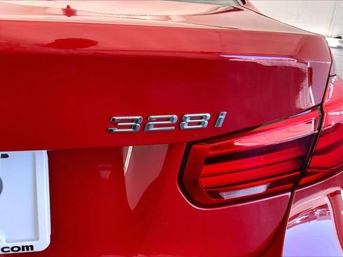 Used 2016 BMW 328i xDrive Sedan AWD/4WD image 18