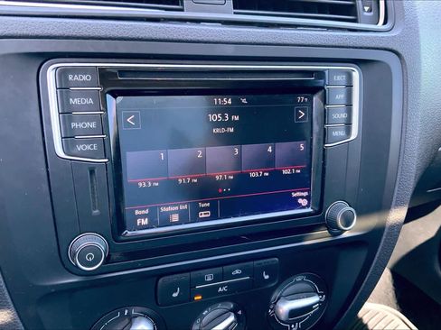 Used 2018 Volkswagen Jetta SE FWD image 24