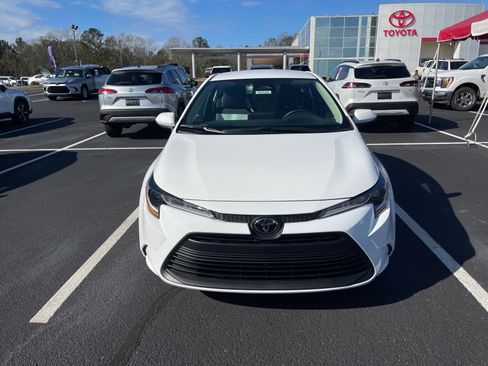 New 2026 Toyota Corolla LE image 2