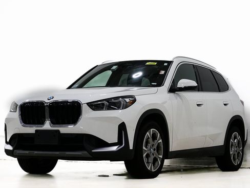 Used 2023 BMW X1 xDrive28i image 3