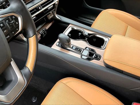 Used 2025 Lexus RX 350 Premium w/ Accessory Package (Z1) FWD image 17