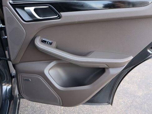 Used 2017 Porsche Macan image 27