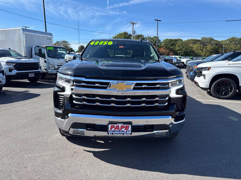Used 2022 Chevrolet Silverado 1500 LTZ w/ LTZ Premium Package AWD/4WD image 12