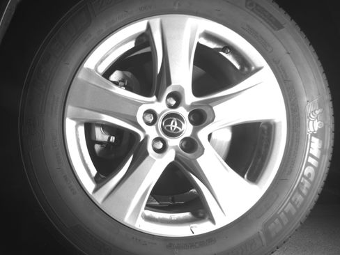 Used 2025 Toyota Highlander LE image 12