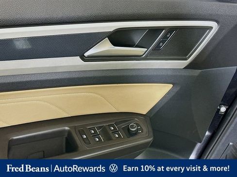 Used 2022 Volkswagen Atlas Cross Sport SEL R-Line AWD/4WD image 24