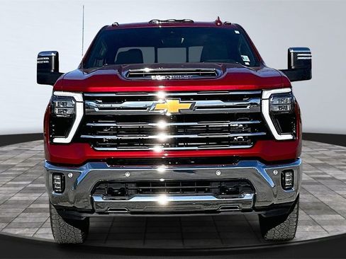 Used 2026 Chevrolet Silverado 2500 LTZ w/ LTZ Premium Package image 3