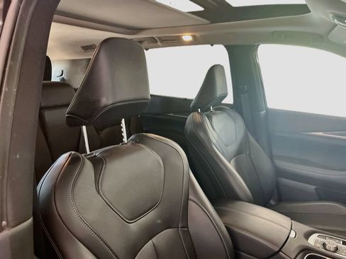 Used 2025 INFINITI QX60 Luxe FWD image 31