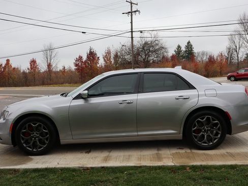 Used 2018 Chrysler 300 S w/ 300S Premium Group image 29