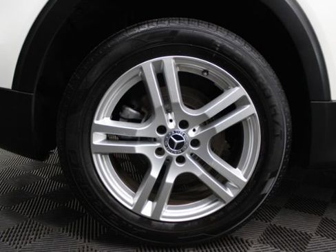 Used 2021 Mercedes-Benz GLB 250 4MATIC w/ Premium Package image 5