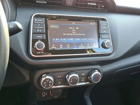 Used 2025 Nissan Kicks Play S image 16