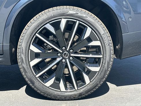 New 2026 Volvo XC90 T8 Plus image 24