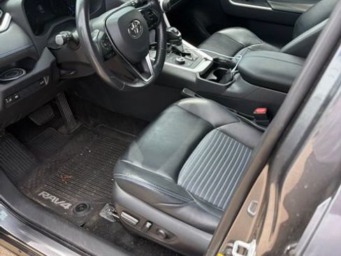 Used 2019 Toyota RAV4 XSE w/ Carpet Mat Package AWD/4WD image 6
