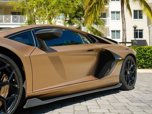 Used 2020 Lamborghini Aventador SVJ image 11