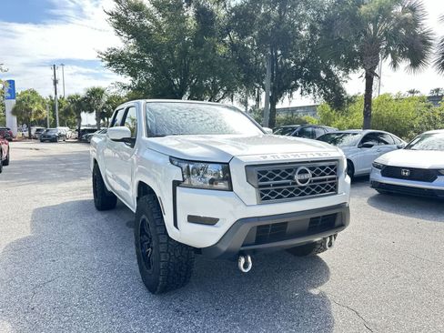 Used 2024 Nissan Frontier SV w/ SV Convenience Package RWD image 8