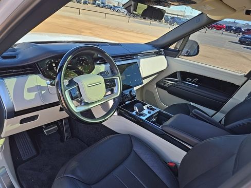 Used 2023 Land Rover Range Rover Autobiography image 10