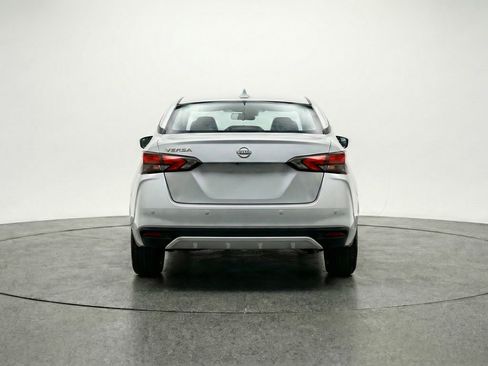 Used 2025 Nissan Versa SV image 7