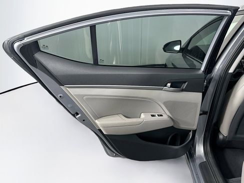 Used 2017 Hyundai Elantra Limited w/ Limited Tech Package 04 image 26