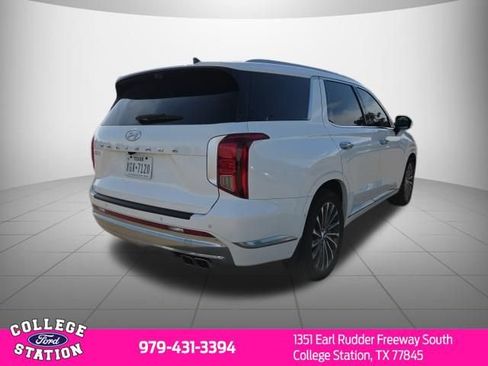 Used 2023 Hyundai Palisade Calligraphy w/ Cargo Package FWD image 4