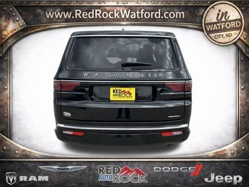 Used 2024 Jeep Wagoneer L Series III w/ Flexible Seating Group AWD/4WD image 8