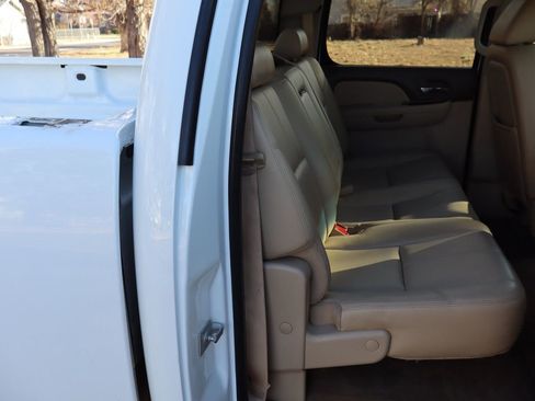 Used 2010 Chevrolet Silverado 2500 LTZ w/ Suspension Package, Off-Road image 21