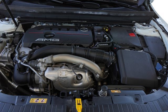 Certified 2022 Mercedes-Benz GLB 35 AMG 4MATIC image 32