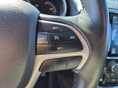 Used 2019 Jeep Grand Cherokee Limited image 23