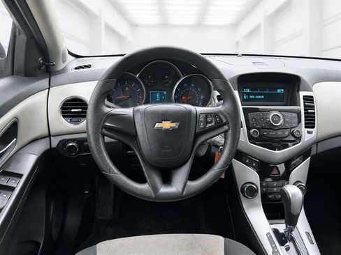Used 2011 Chevrolet Cruze LS w/ Connectivity Package FWD image 7