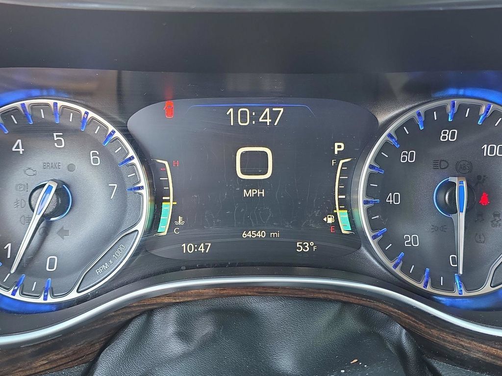 Used 2024 Chrysler Pacifica Limited FWD image 40