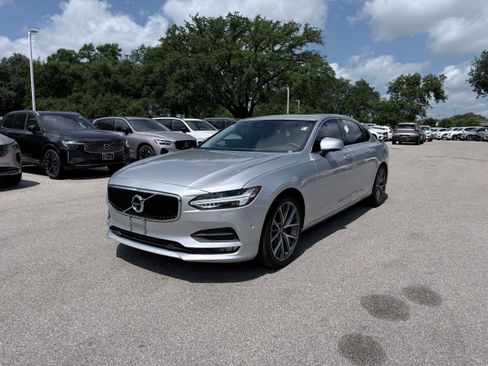 Used 2018 Volvo S90 T5 Momentum w/ Convenience Package FWD image 2