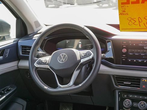 Used 2024 Volkswagen Taos SE FWD image 16