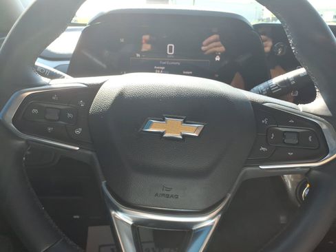 Used 2024 Chevrolet TrailBlazer LT w/ LT Cold Weather Package FWD image 17